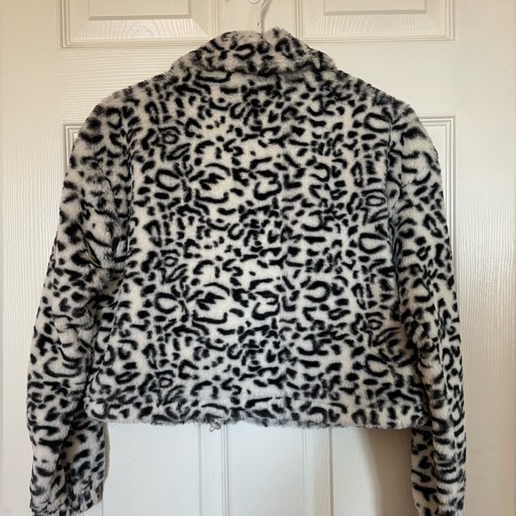 Fuzzy Crop Jacket - Picture 2 of 3